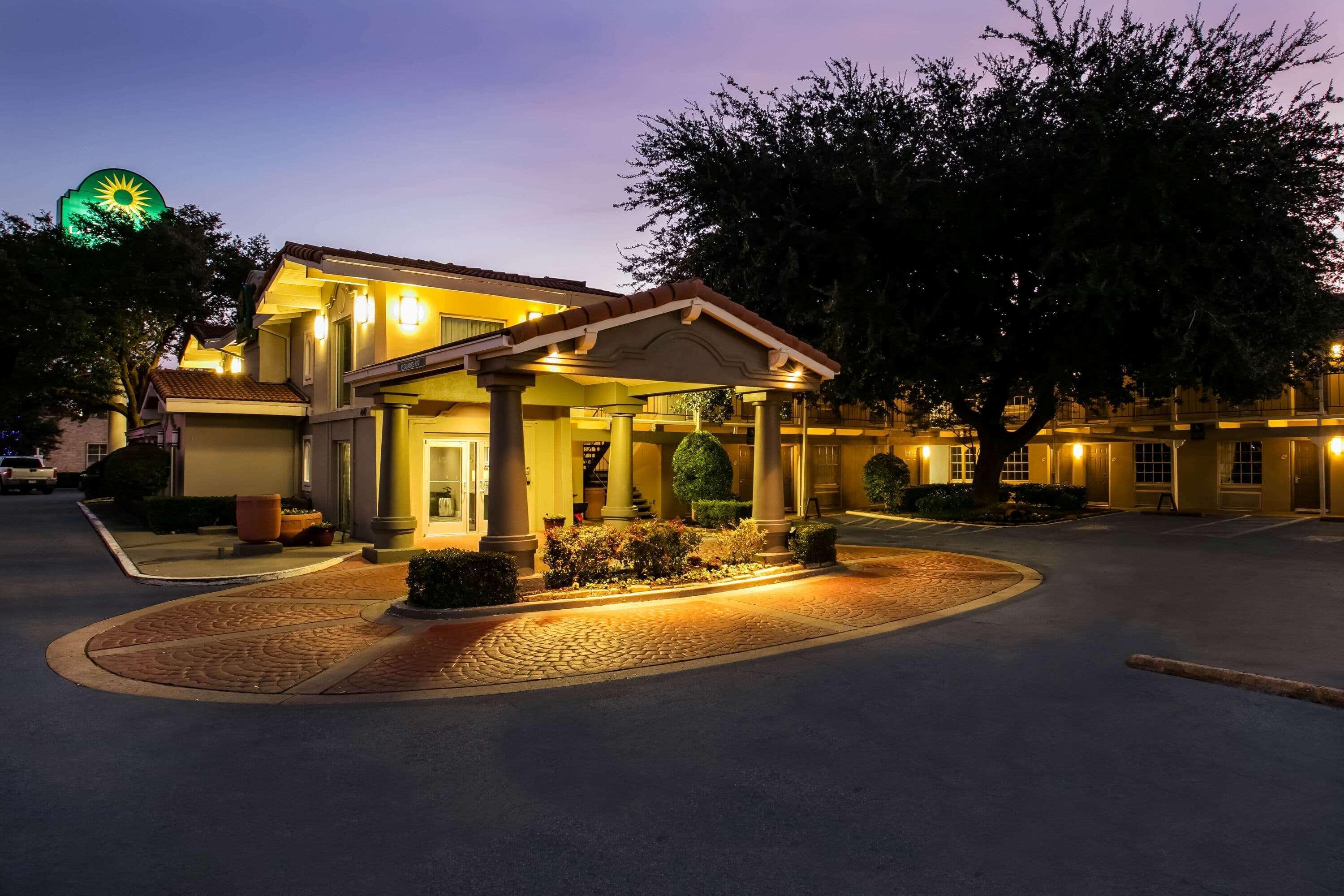 La Quinta Inn By Wyndham Dallas Uptown Exterior foto