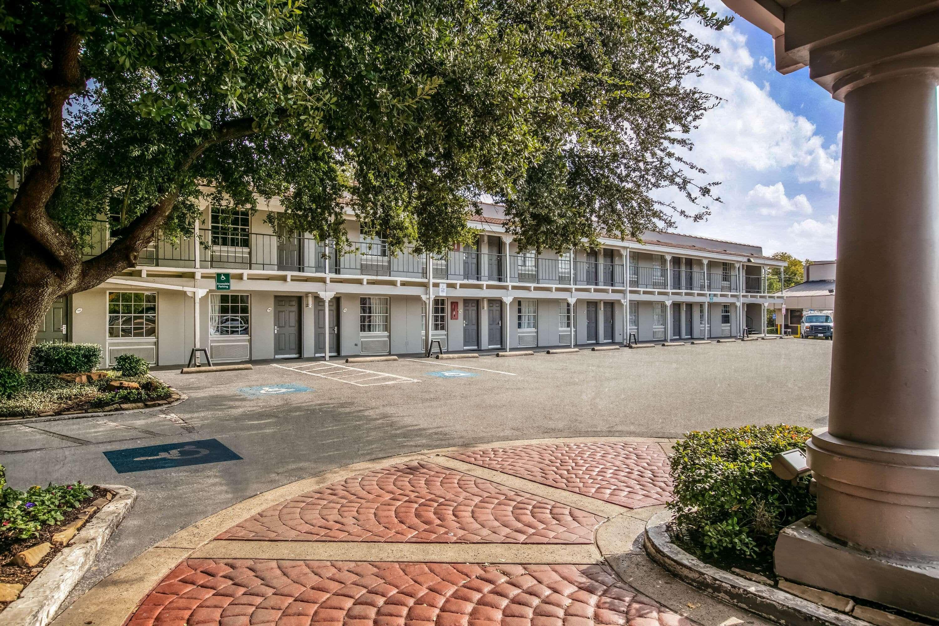La Quinta Inn By Wyndham Dallas Uptown Exterior foto